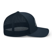 将图片加载到图库查看器,Globe Trucker Cap